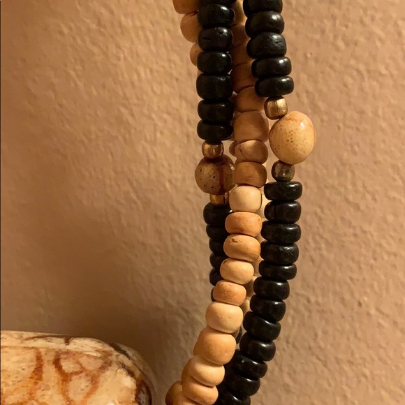 Stunning Bead Necklace - Picture 4 of 4